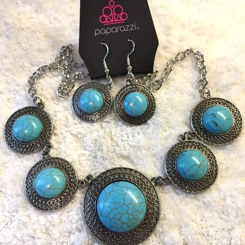 Paparazzi Jewelry Circle The Wagons Turquoise Blue Necklace & Earrings Set-New